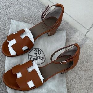 Hermès Encens 50 Sandals Gold Calfskin EU 39 / US 9 – Unworn w/ Dust Bag